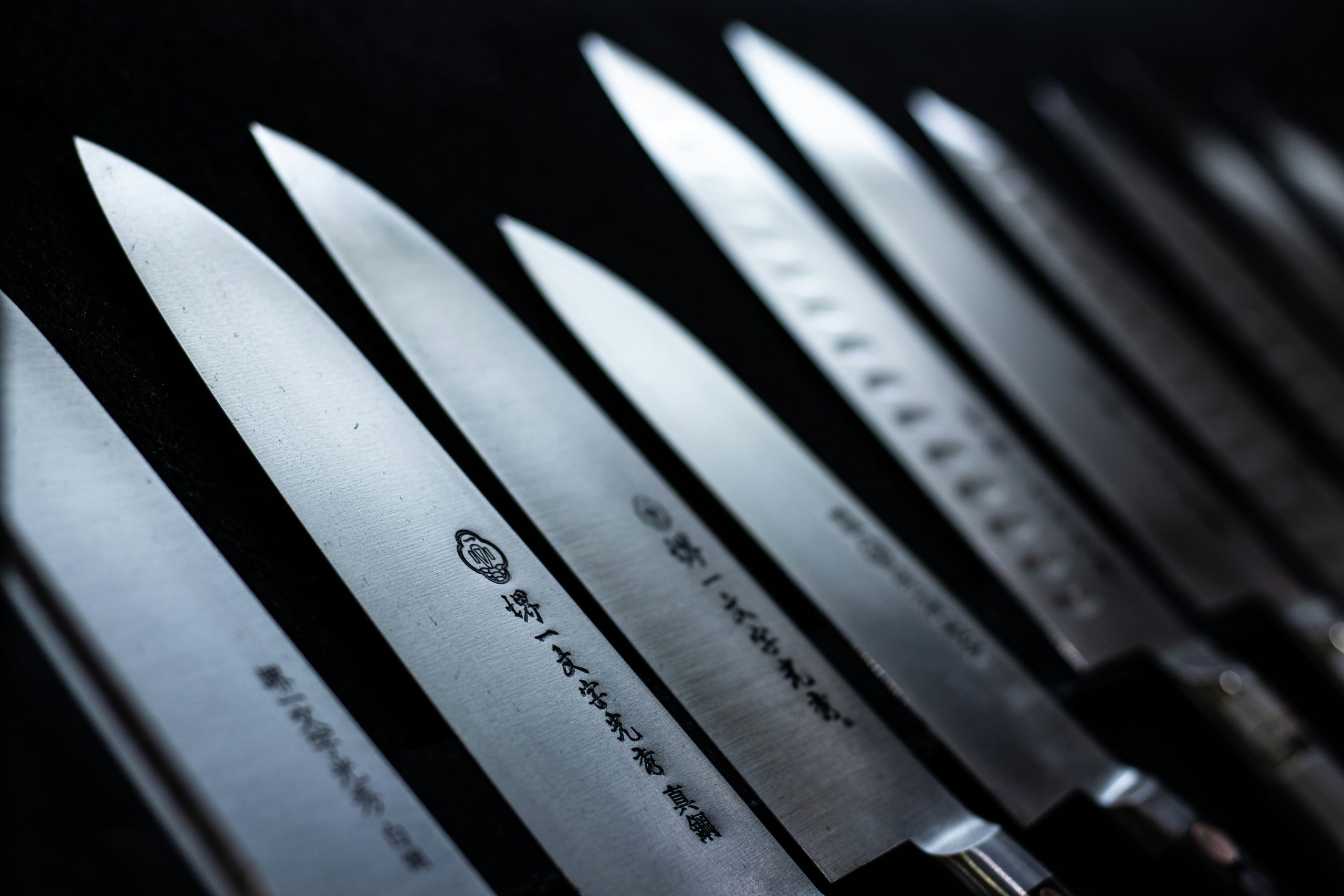 Damascus steel kitchen knives